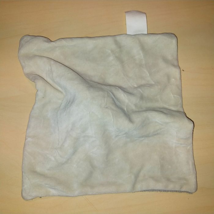 Doudou ours plat carré rayé bleu et beige du pareil au même bébé - photo numéro 3