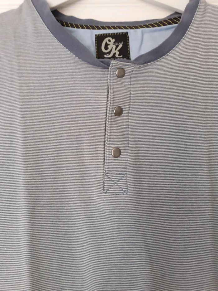 Tee-shirt fines rayures bleues et blanches - photo numéro 2