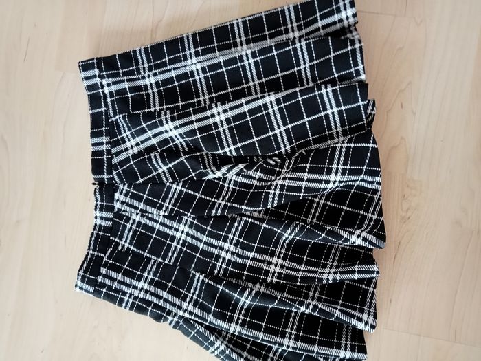 Jupe courte à carreaux - photo numéro 6