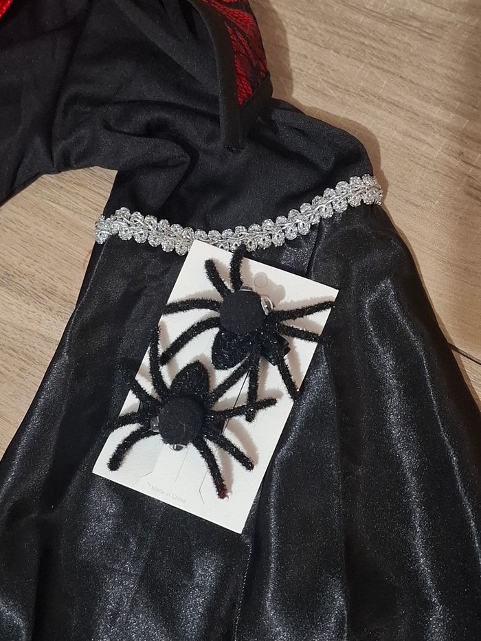 Magnifique ensemble de costume de vampire pour fille avec robe collier et accessoires - photo numéro 6