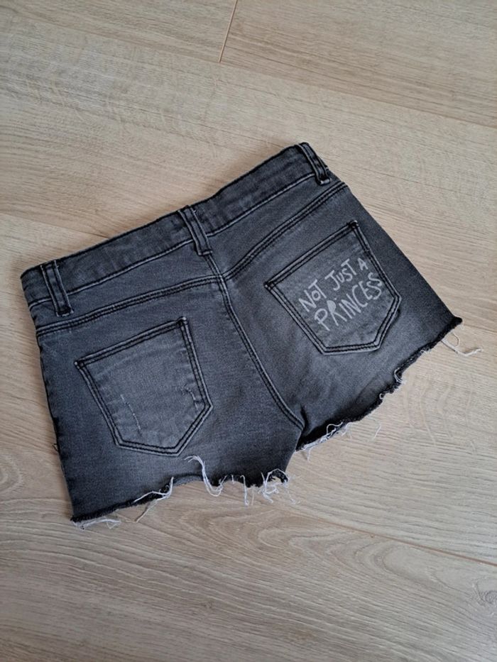 Short 8 ans - photo numéro 2