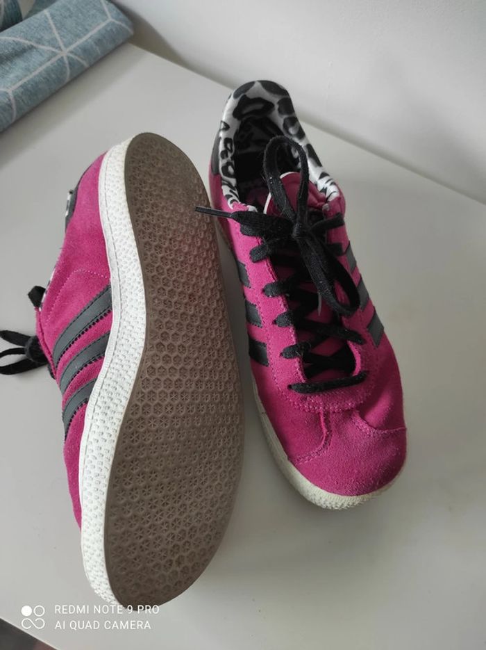 Basket adidas rose 37 1/3 peu porté - photo numéro 3
