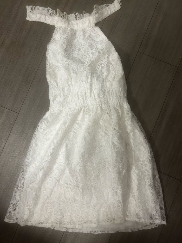 Robe en dentelle blanche - photo numéro 4