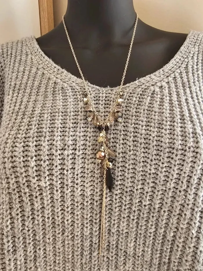Joli collier fantaisie femme