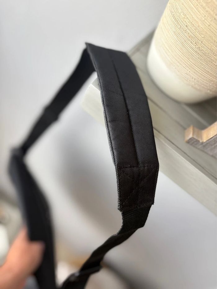 Cartable Star Wars porte en bandoulière réglable - plusieurs poches - en très bon état - photo numéro 4