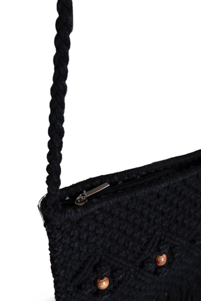 Sac bandoulière noir en macramé et franges • macramé crossbody bag with fringes - photo numéro 4