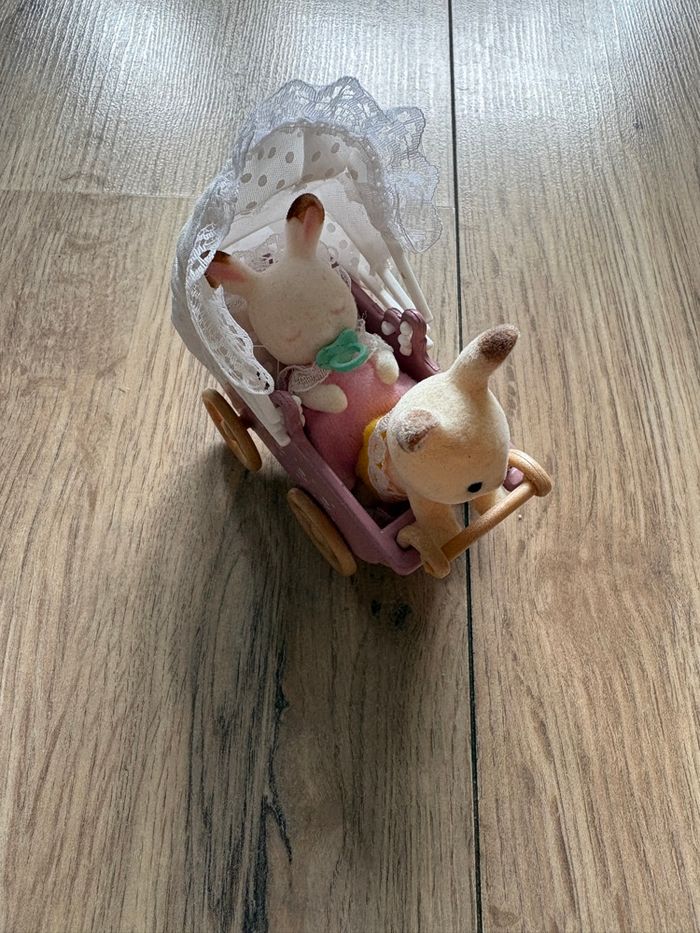 Sylvanian Families - Landau Double de Luxe + 2 Bébés Lapins Chocolat - photo numéro 1