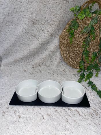 Plat apéritif avec 3 bol en céramique blanc 