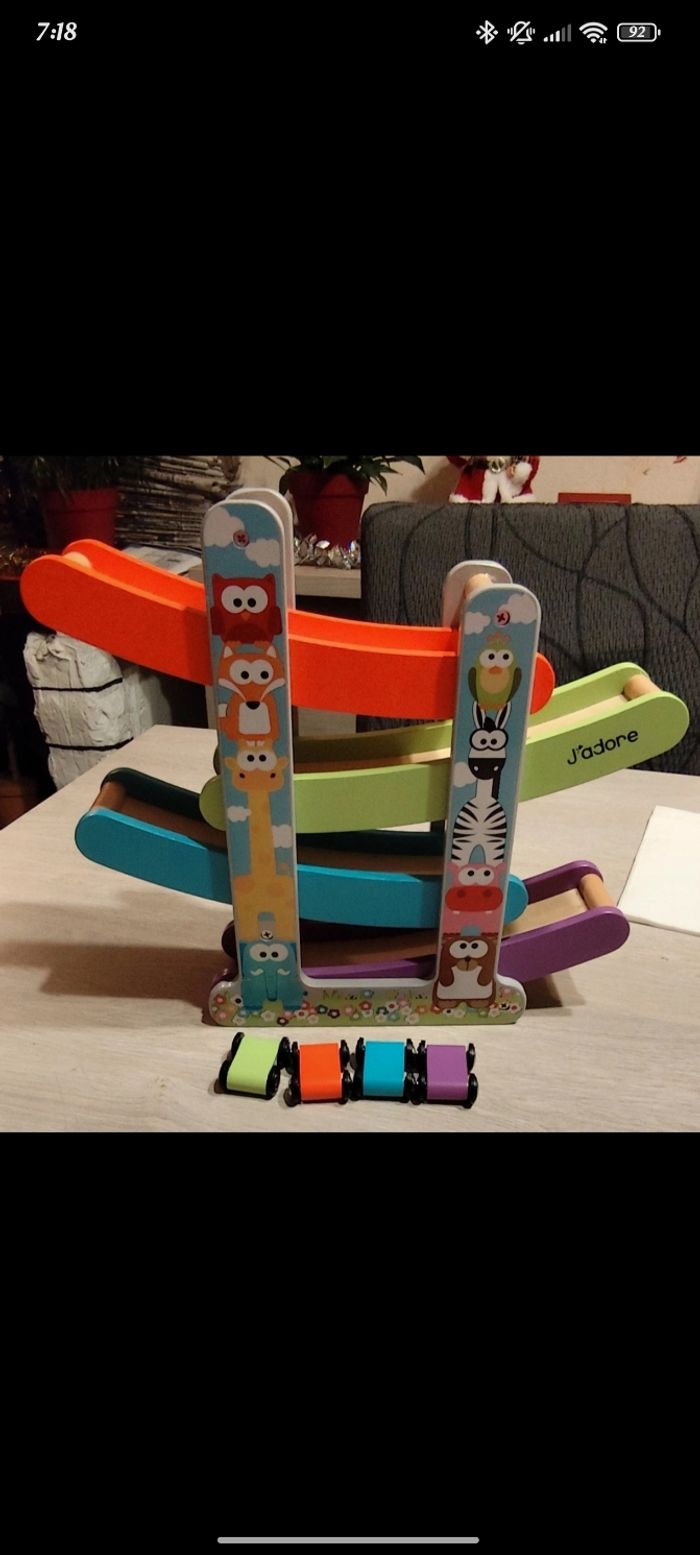 Piste de course et ses voitures