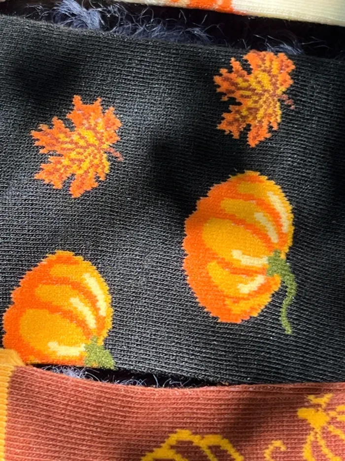 Lot de 5 paires de chaussettes thème automnal / citrouille / écureuil / glands - photo numéro 4