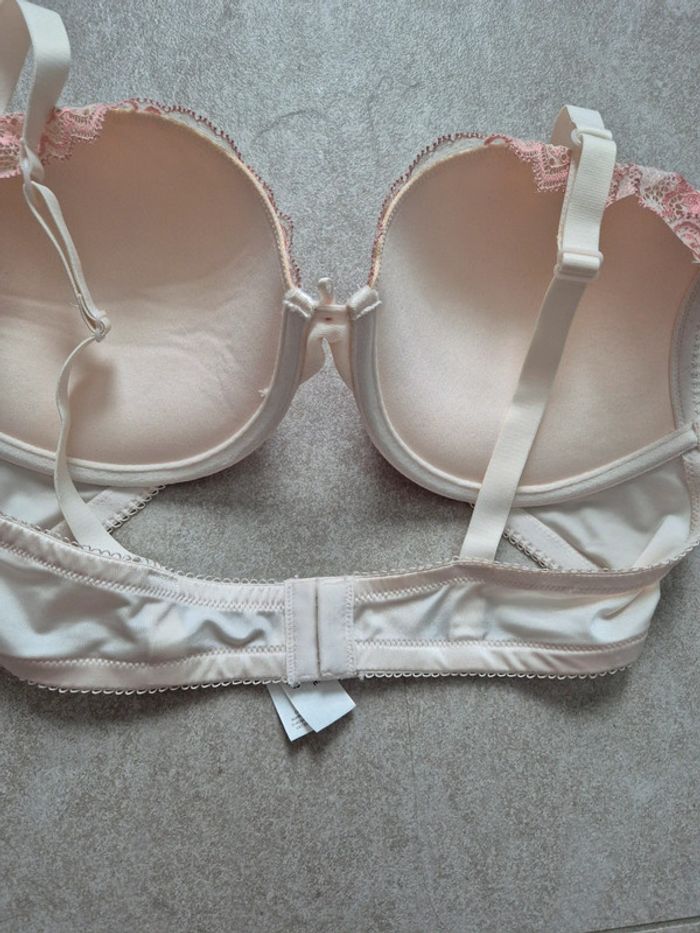 Soutien gorge rose blanc push up c&a - photo numéro 4