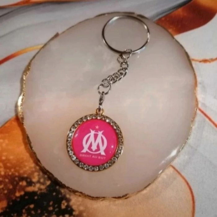 Porte clé olympique de Marseille rose