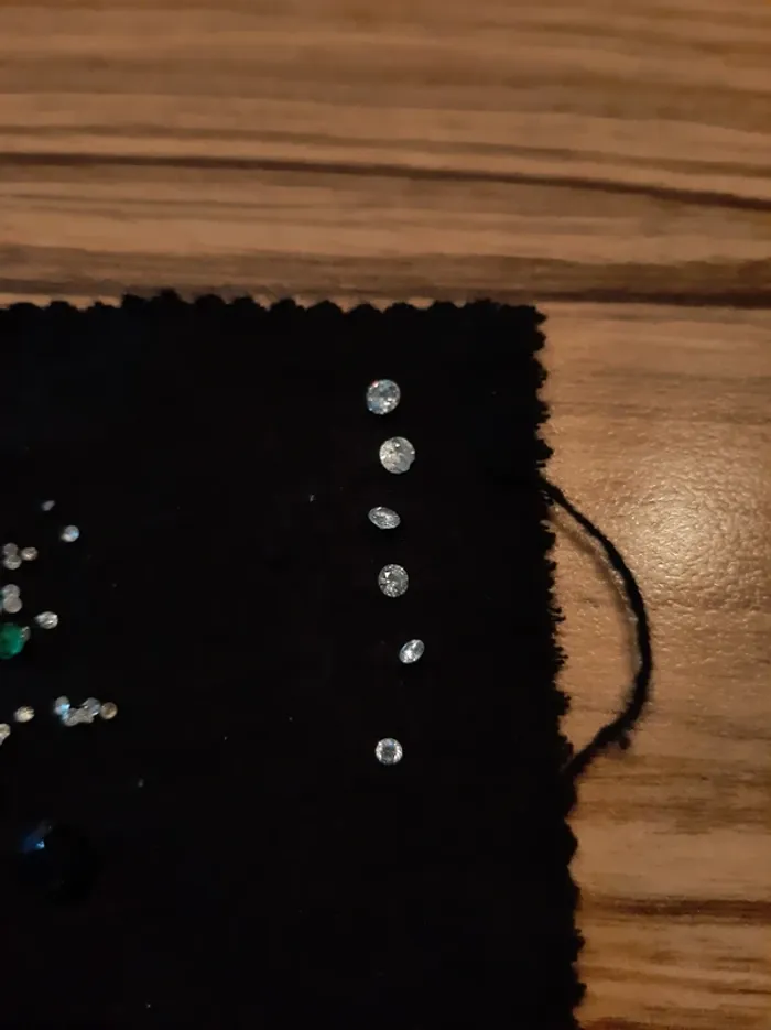 Plusieurs diamants, 2 saphirs et une émeraude - photo numéro 7