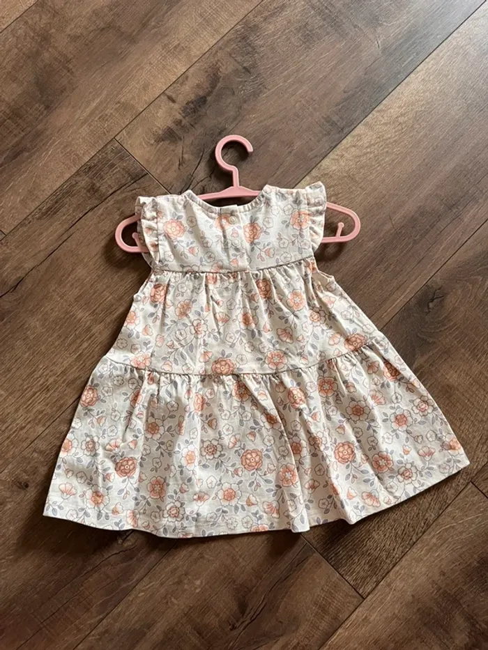 Robe neuve 3-6 mois - photo numéro 3