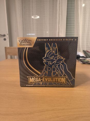 ETB ME01 Lucario scellé