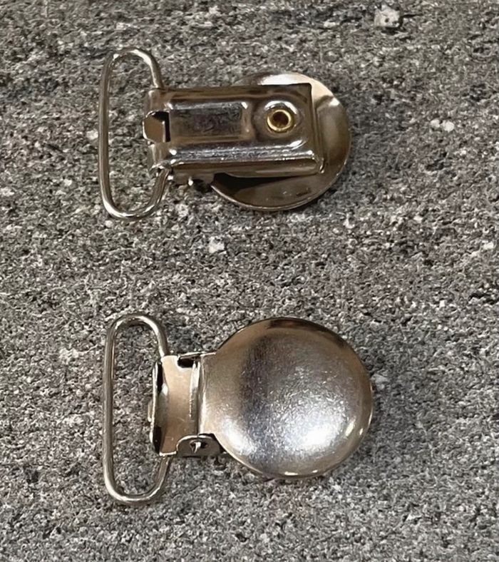 Lot de 50 pinces clips attaches tétine métal neuf - photo numéro 2