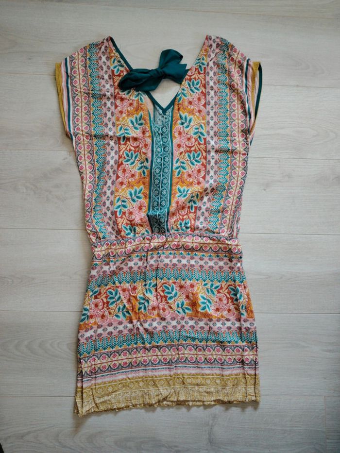 Robe fleurie. Taille 36. - photo numéro 2