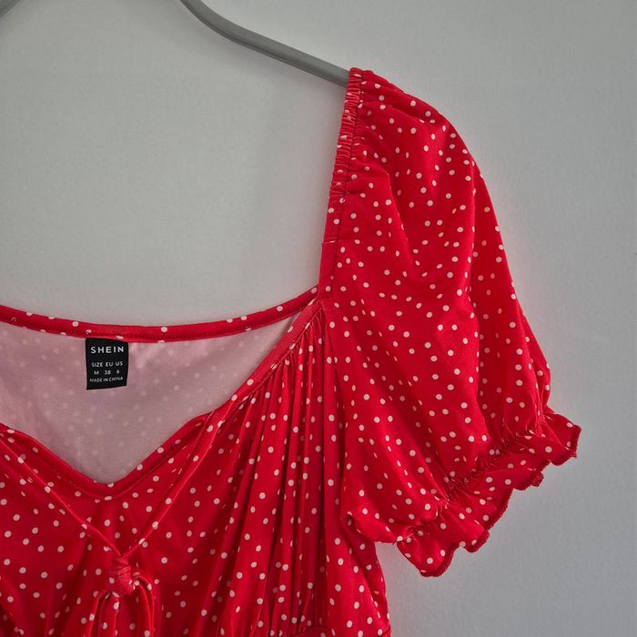 Robe rouge à pois blanc manches courtes neuve - Shein - Taille M : 38 - 40 - photo numéro 2