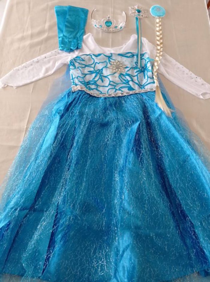 Déguisement princesse elsa et sa traîne 7ans