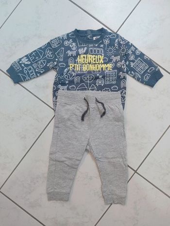 Ensemble survêtement+sweat Gémo 12 mois