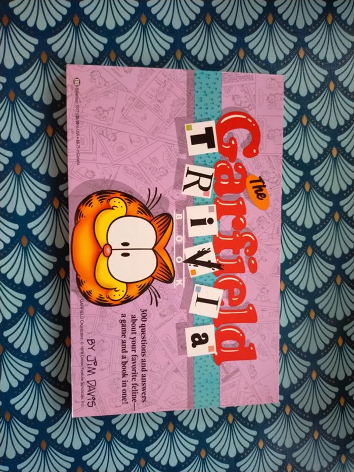 Garfield trivia Book