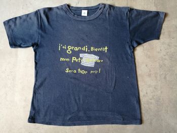 T-shirt marine Taille 10/12 ans Petit bateau