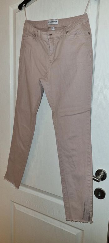 Pantalon style jean, vieux rose, taille 36