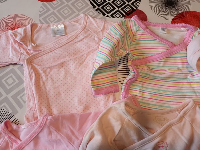 Lot 8 bodies manches longues qui s'ouvrent devant Taille 3 mois 👧 - photo numéro 3