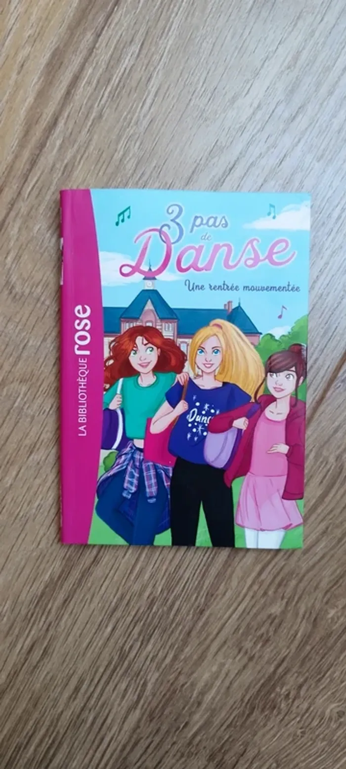 Une rentrée mouvementée - 3 pas de danse - bibliothèque rose 8-10 ans - photo numéro 2