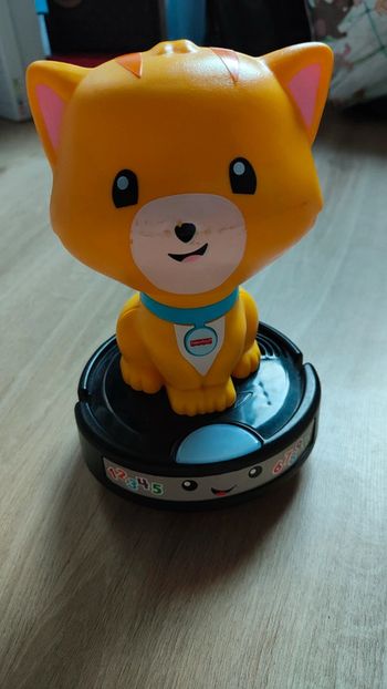 Jeu chat sur aspirateur