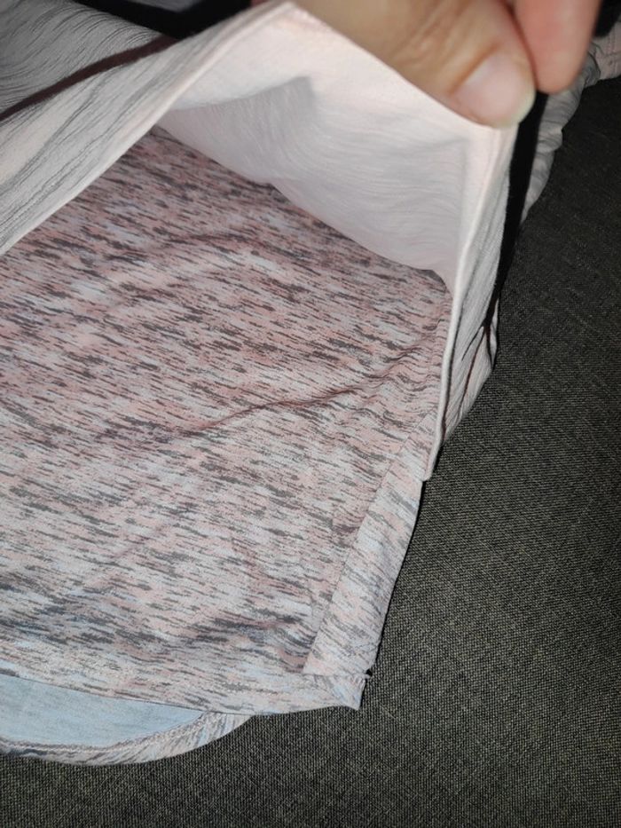 T-shirt sport Decathlon 12 ans - photo numéro 4