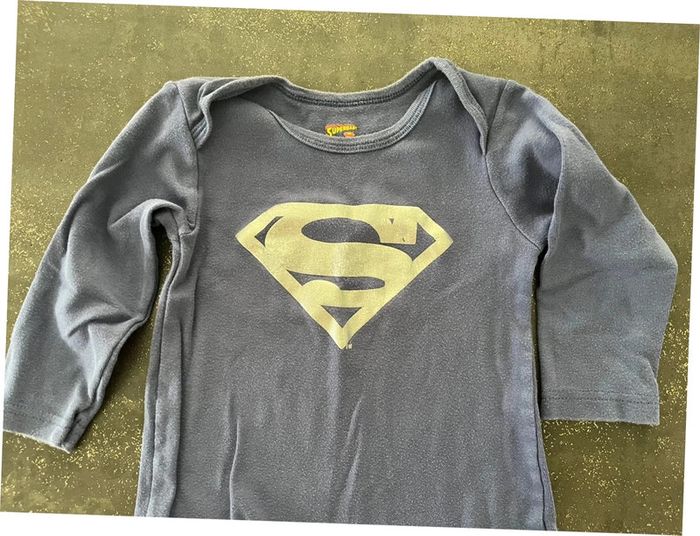 Lot de 2 pyjamas Superman taille 23 mois - photo numéro 12