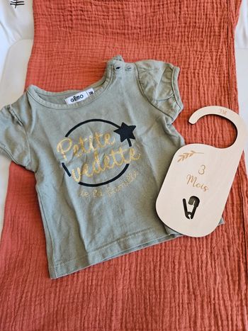 Tee shirt a manche courte / Taille 3 mois