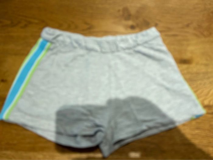 Short gris