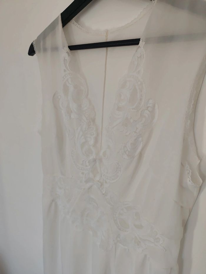 Sous robe en dentelle - photo numéro 2