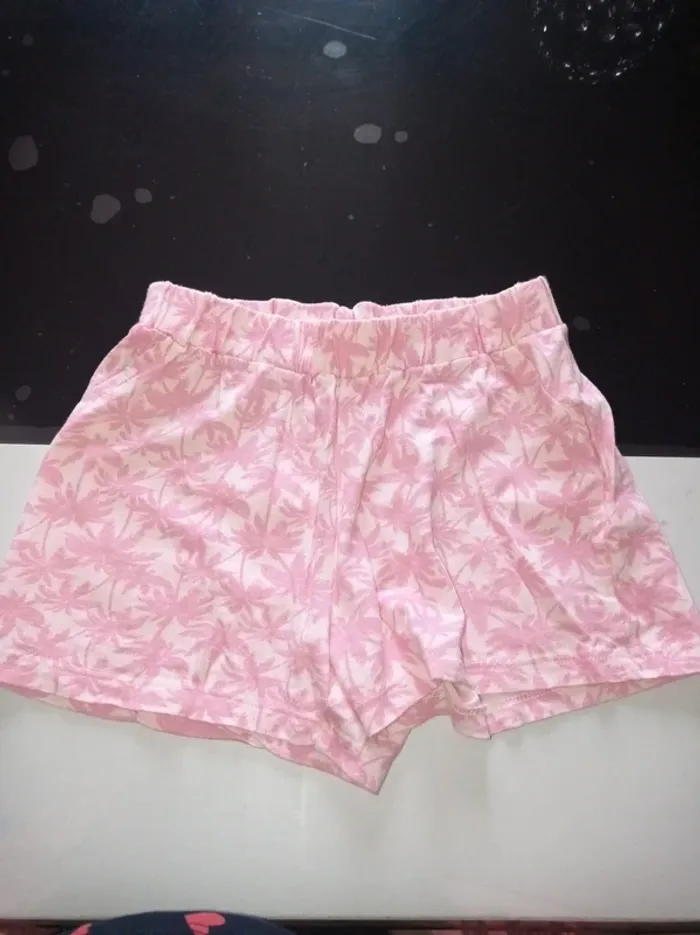 Short rose et blanc pour petite fille