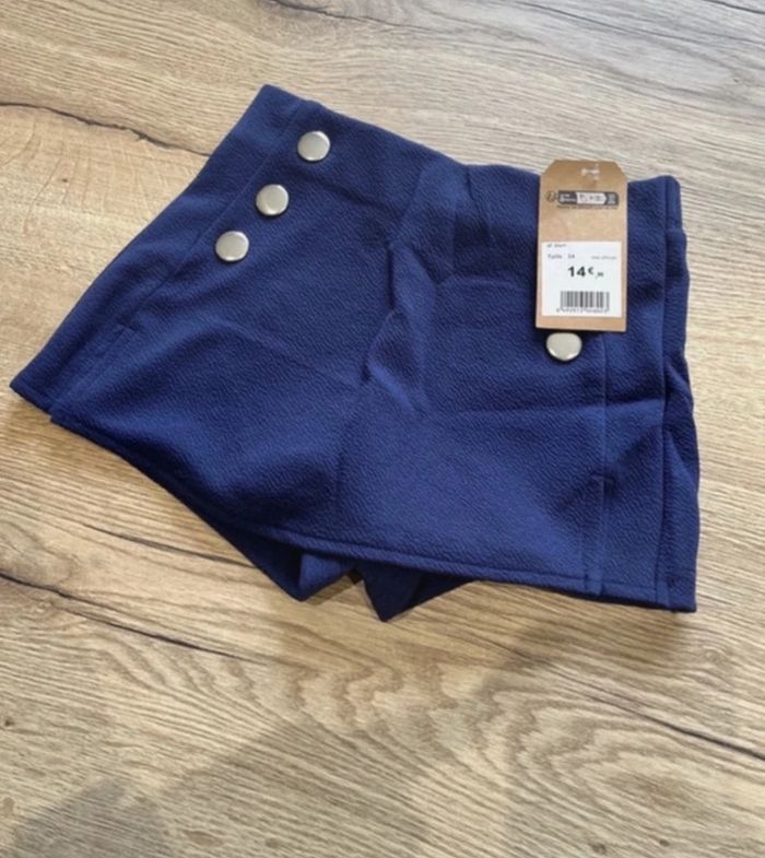 Jupe short 3 ans - photo numéro 3
