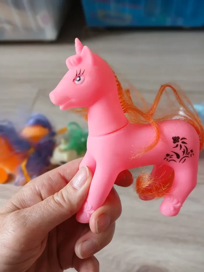 Lot poney et domino hello kitty - photo numéro 9