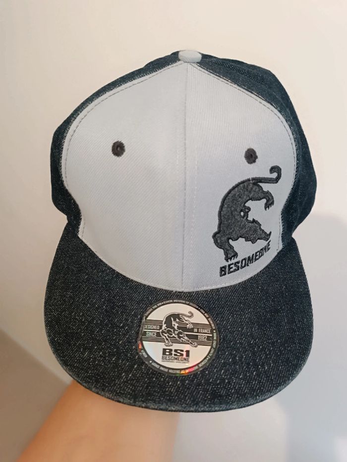 Casquette Besomeone Couleur Noir et Gris Denim Taille Unique