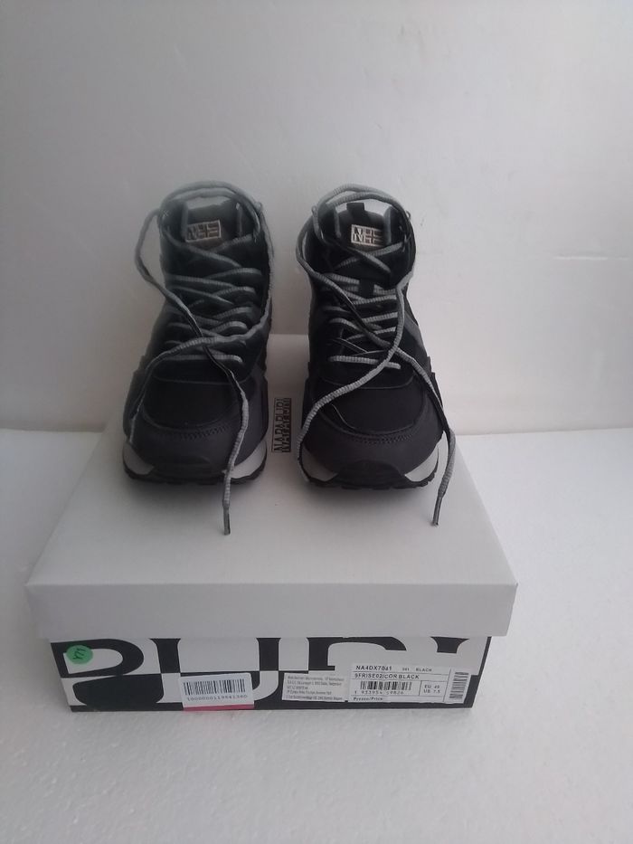 NAPAPIJRI  basket EU 40. Neuve.