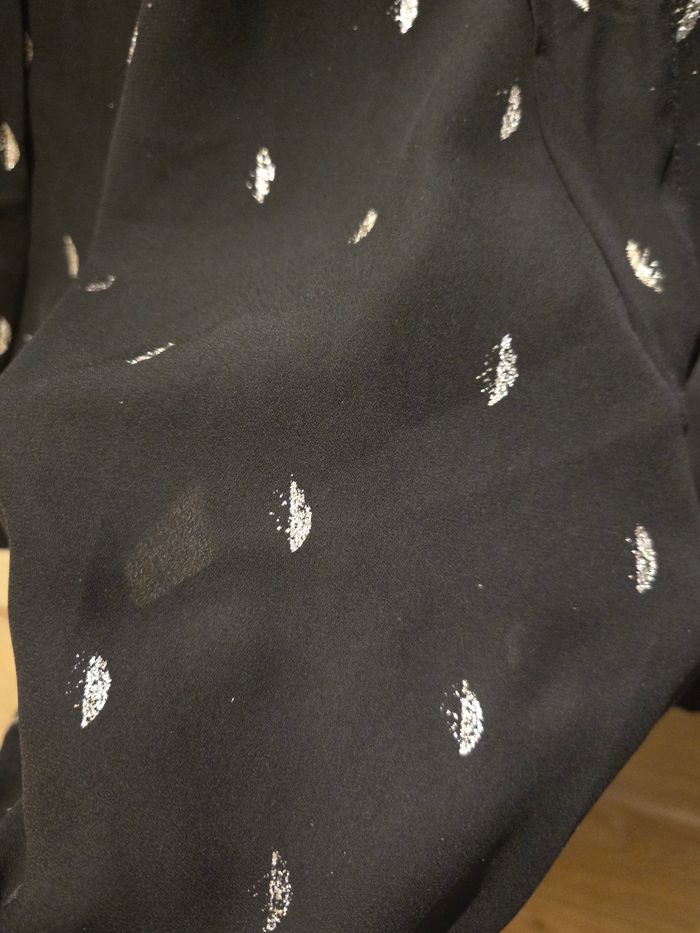 Blouse noire/dorée à lavallière T.44/46 Kiabi - photo numéro 7