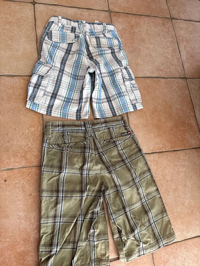 Lot de 2 bermudas en 10 ans - photo numéro 2