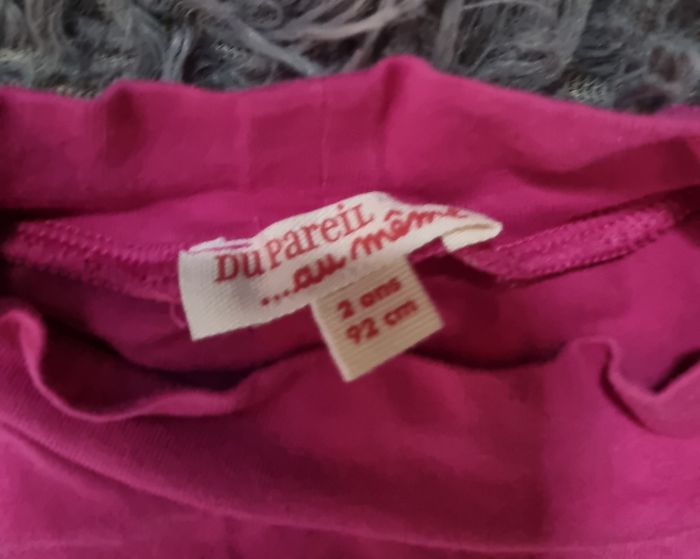 T-shirt fuchsia avec léopard 🐆 et écriture 2ans 92cm - photo numéro 3
