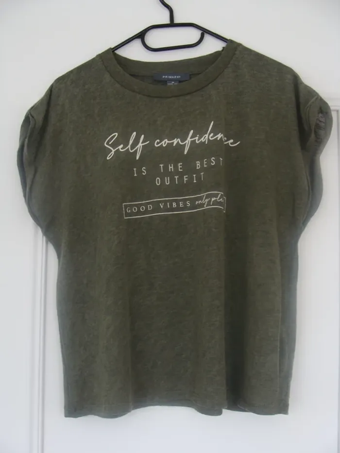 Tee shirt