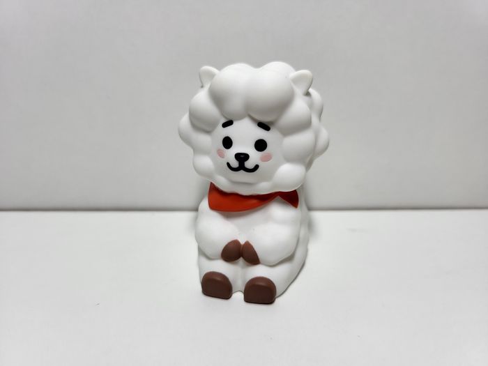 Figurine BT21 RJ Jin
