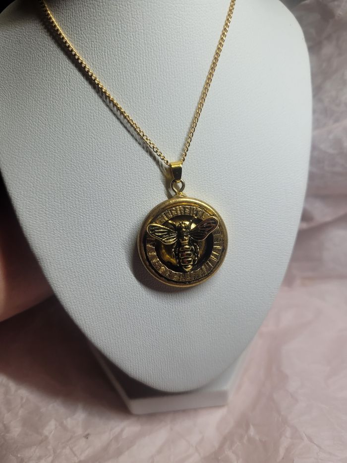 Collier upcyclé avec 2 boutons - photo numéro 3
