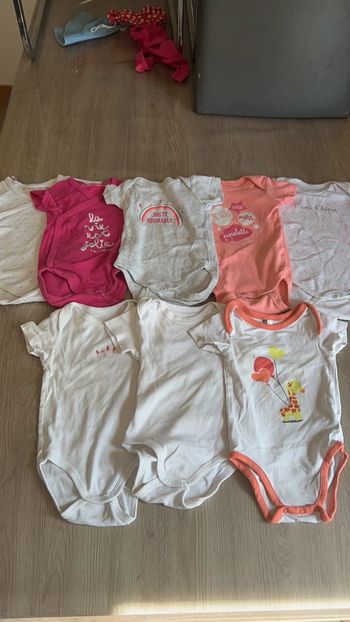 Lot 8 bodies 8 bodies en 9 mois