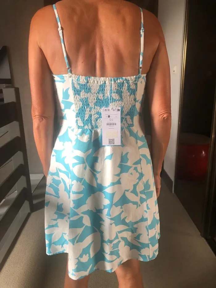 Robe Bershka taille S neuve avec étiquette - photo numéro 2