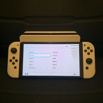Nintendo Switch Oled (2 Minis Rayures) + Pochette Transport + Câble Ethernet RJ45 Cat7 (Pas de boîte ni de Joy-Con Grip)