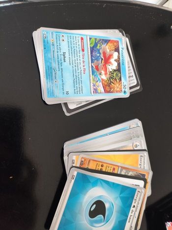 Lot de cartes Pokémon évolution prismatique